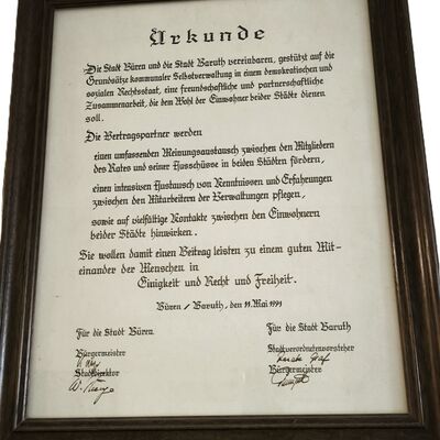 Bild vergr&ouml;&szlig;ern: Urkunde - Partnerschaft Büren_1991