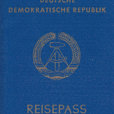 Reisepass, ausgestellt am 24. November 1989