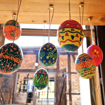 Ostereiwerkstatt in Glashütte_Bild 1_Eierregal6