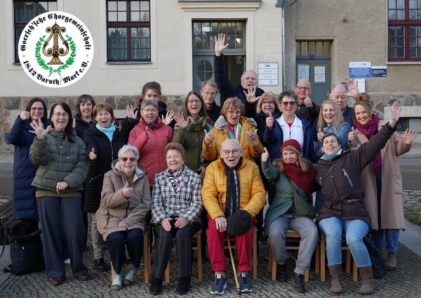 Bild vergr&ouml;&szlig;ern: Chor_Gruppenfoto_Logo