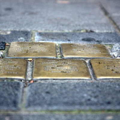 672342_stolpersteine_stosch_pixelio
